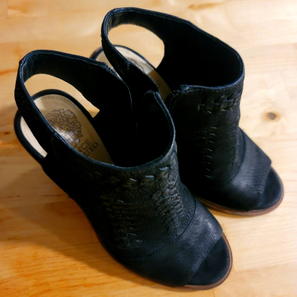 Vince Camuto 6.5 black ankle boots